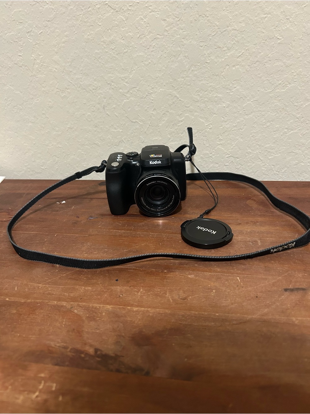 Kodak EasyShare Z812 IS 10.1 MP Digital Camera UNTESTED